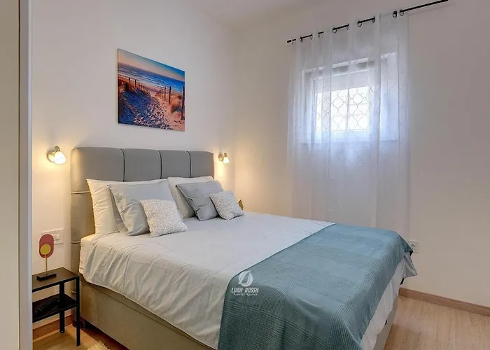 In Valtura With Family-friendly Yard 普拉